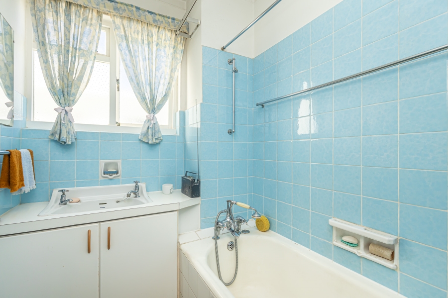 2 Bedroom Property for Sale in Sea Point Western Cape